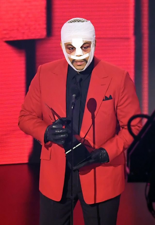 Crendan2's tweet photo. @Akademiks  @theweeknd stole @mnogoznaal aesthetic stop the steal stop the steal! Look at this! https://t.co/lnuBHSFI08
