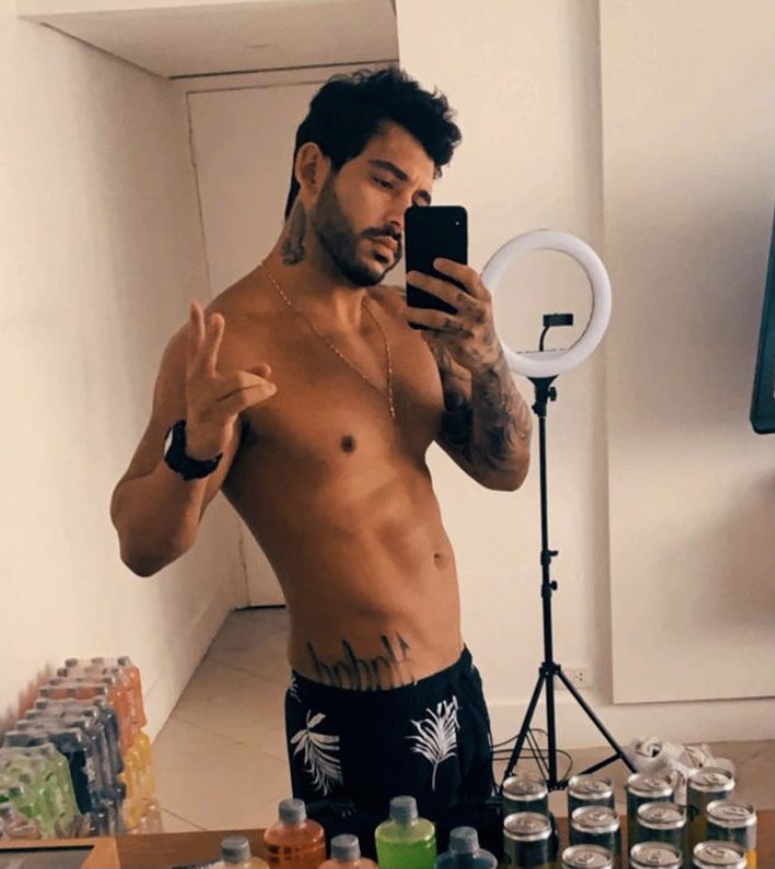 MenLounge's tweet image. 