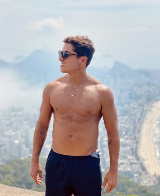 MenLounge's tweet image. 