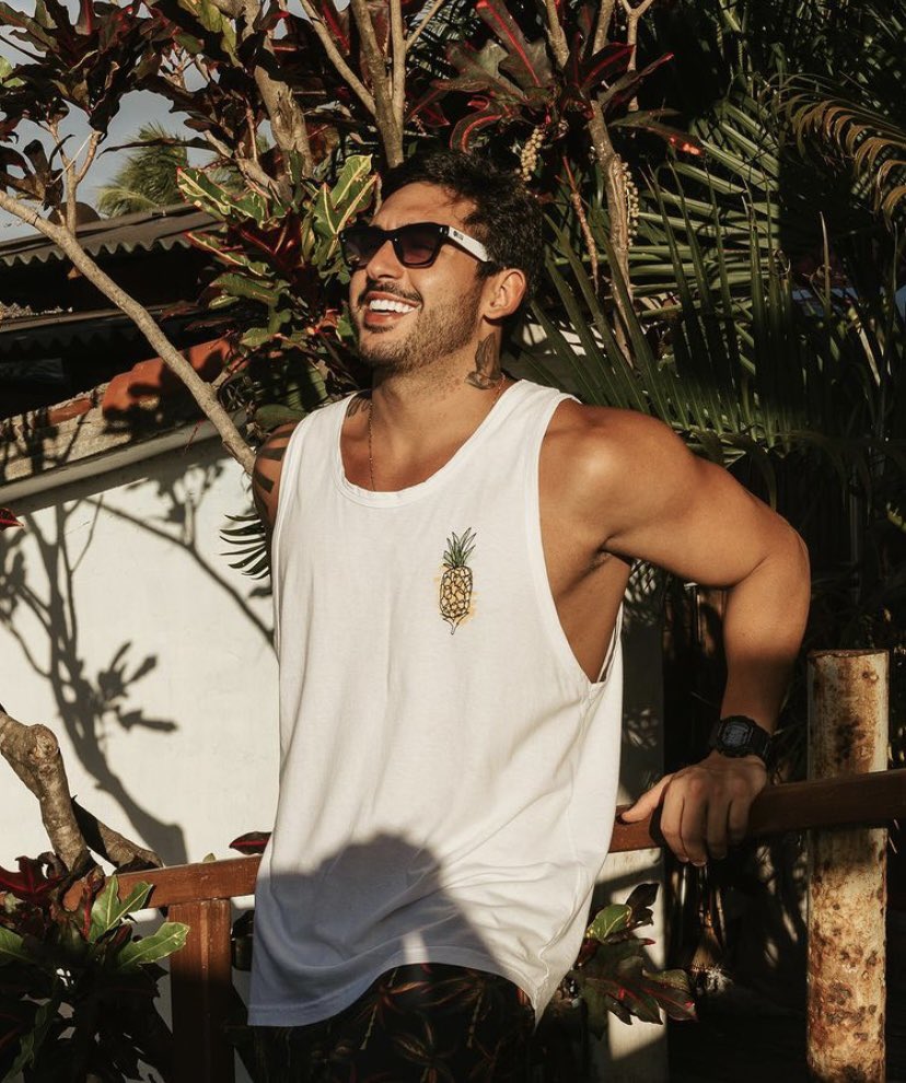 MenLounge's tweet image. 