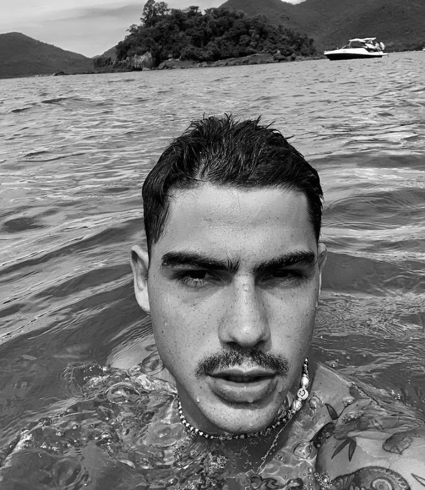 MenLounge's tweet image. 