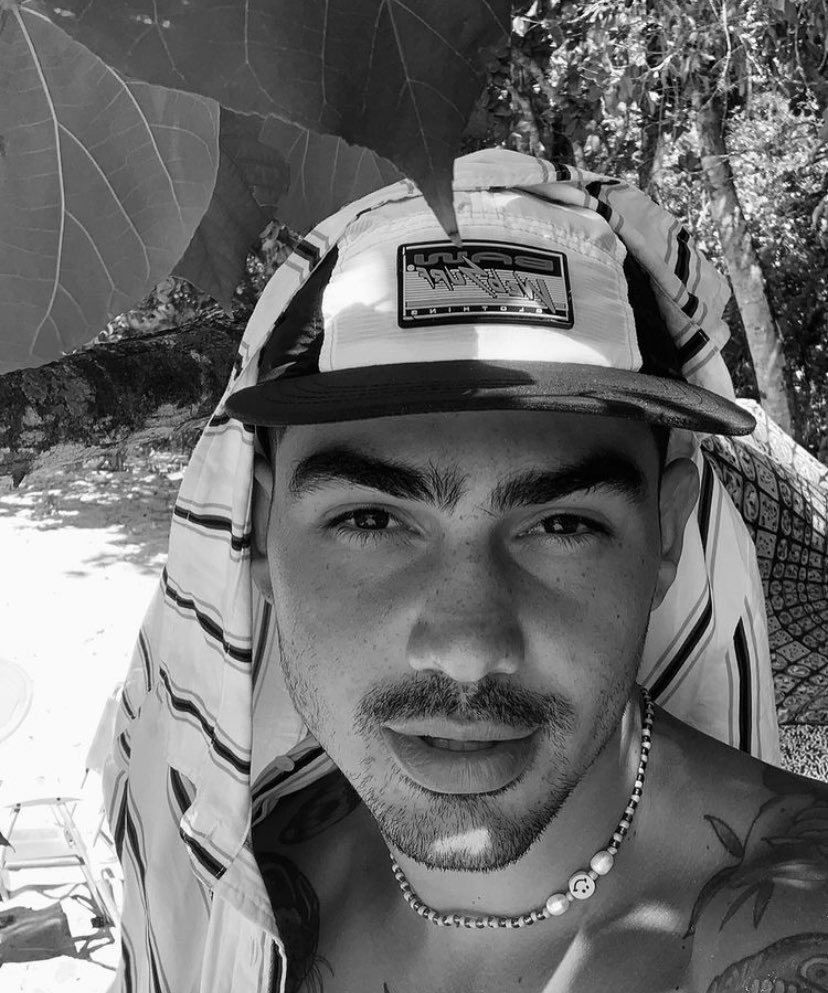 MenLounge's tweet image. 