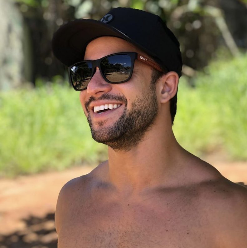 MenLounge's tweet image. 