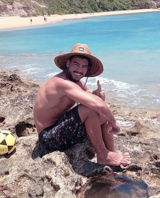 MenLounge's tweet image. 