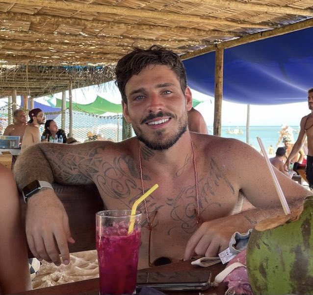 MenLounge's tweet image. 