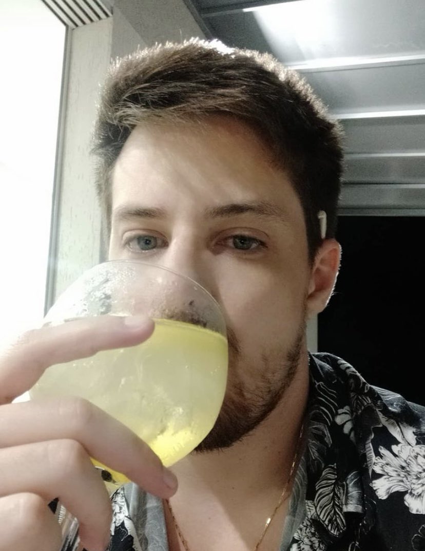 MenLounge's tweet image. 