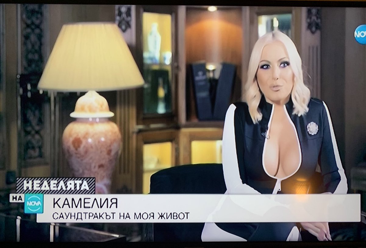 MnogoZle's tweet photo. По Нова-та на Пеев дават някакъв амиш, който интервюира амортизирано силиконово ретро-чалга бимбо с фетиш към Вис-2 и мутрите от 90-те https://t.co/BPs3cTTtmQ