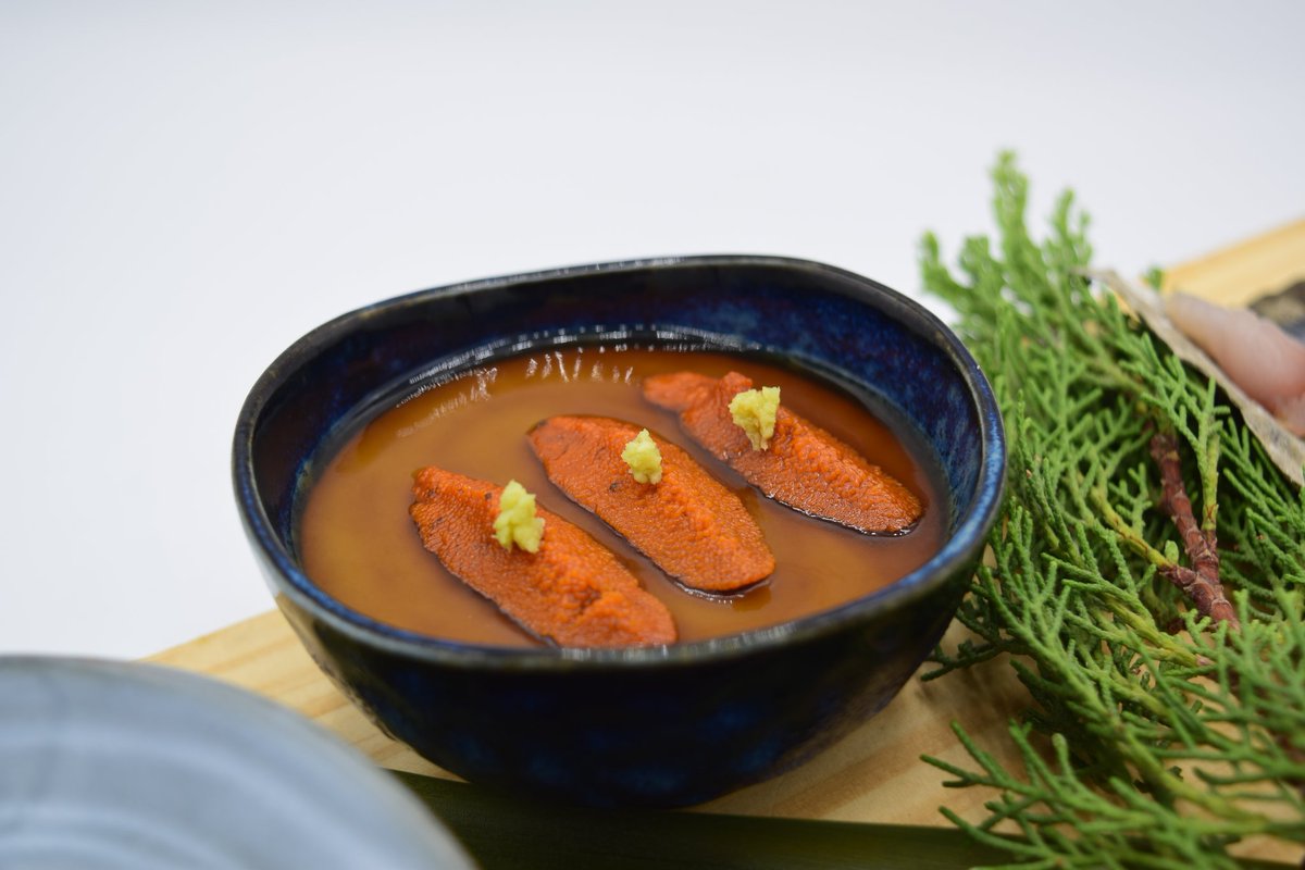 lmgastronomia's tweet photo. #Honzen - #Ryõri

#OjodeTigre de #Calamar

#Caballa #Curada en #Kombu

#Alberjas con #Emulsión 
de #AjíAmarillo, #kizami 
y #TofuCasero

#Tofu de #Aguacate 
#Wasabi #Fresco 
y #ErizodeMar 

#Pakta 
#NachoDomenech
#elBarriFamily
#PaktaRestaurant #elBarri https://t.co/O7FLAAsxlC