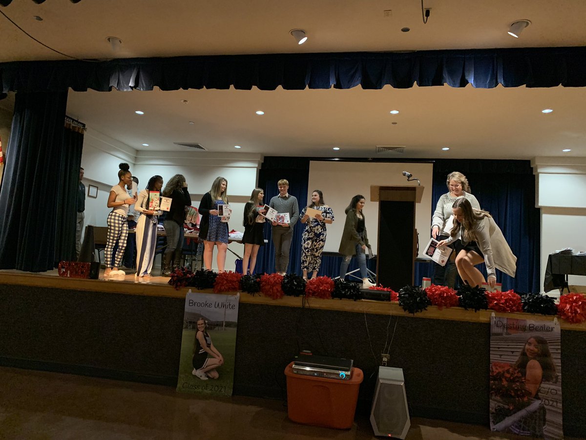 Congrats to the 2020 Dunnellon Tigers on a tremendous season! Class of ‘21 will be GREATLY missed. Thankful for the Dunnellon community and everyone who plays a part in all of the things behind the scenes. We couldn’t be where we are as a program without all of you!