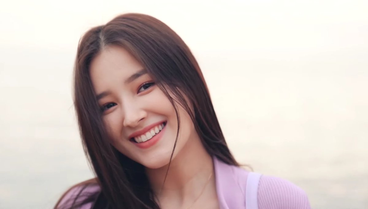 bestar_light's tweet photo. NANCY THE BEST PERSON I KNOW💌 THE STRONGEST PERSON I HAVE KNOWN🥰 THE MOST PRETTIEST💕 THE KIND-HEARTED PERSON 😽 THE SWEETEST ✨

#MOMOLAND #OurRainbowNancy https://t.co/i4nn9trV8r