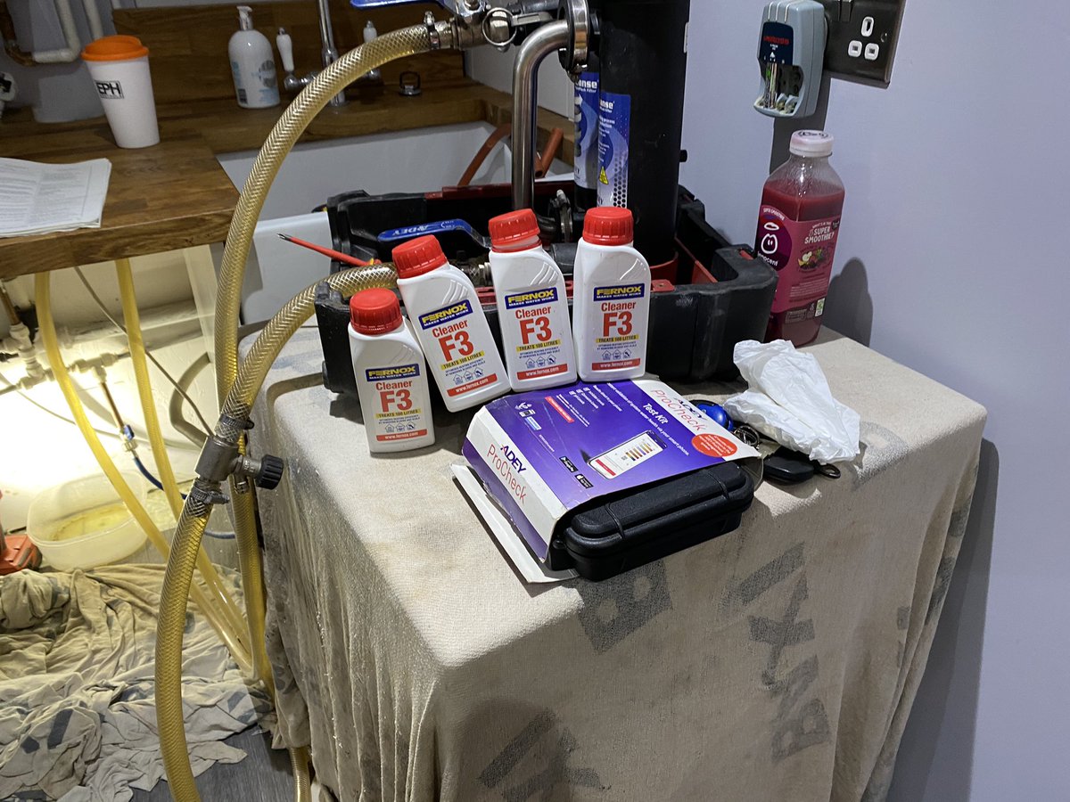 AllenHart999's tweet image. Working on a Sunday. System flush and fully tested @ADEY_Pro  #Adey #Procheck