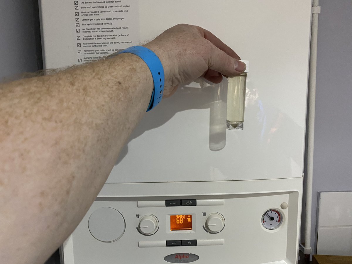 AllenHart999's tweet image. Working on a Sunday. System flush and fully tested @ADEY_Pro  #Adey #Procheck