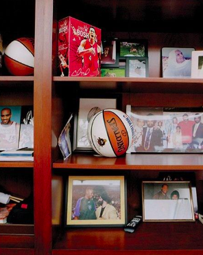 TorontoStar's tweet photo. “After I turned 65, I started giving it away to kids who cannot afford it and will cherish it more than anybody else ... because I know that particular item, for the next 20 or 30 years, will be in the right hands.”

https://t.co/TfWG64poSI https://t.co/4cL5cGU39T