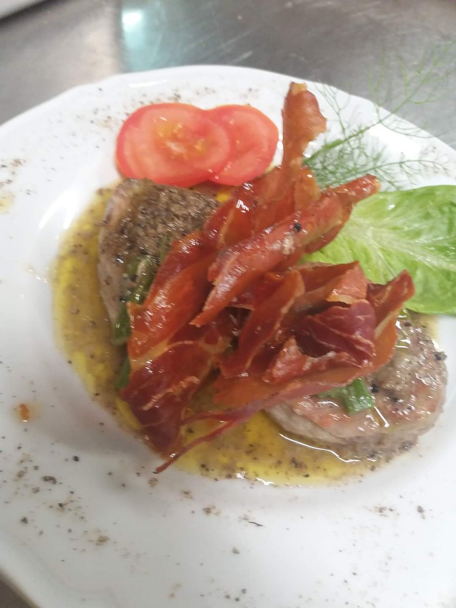 REutizio's tweet photo. CARISSIMI AMICI DA DOMANI L'UMBRIA TORNA GIALLA....
VI ASPETTIAMO TUTTI I GIORNI A PRANZO...
NON MANCATE..... https://t.co/yPWwn4W0k2