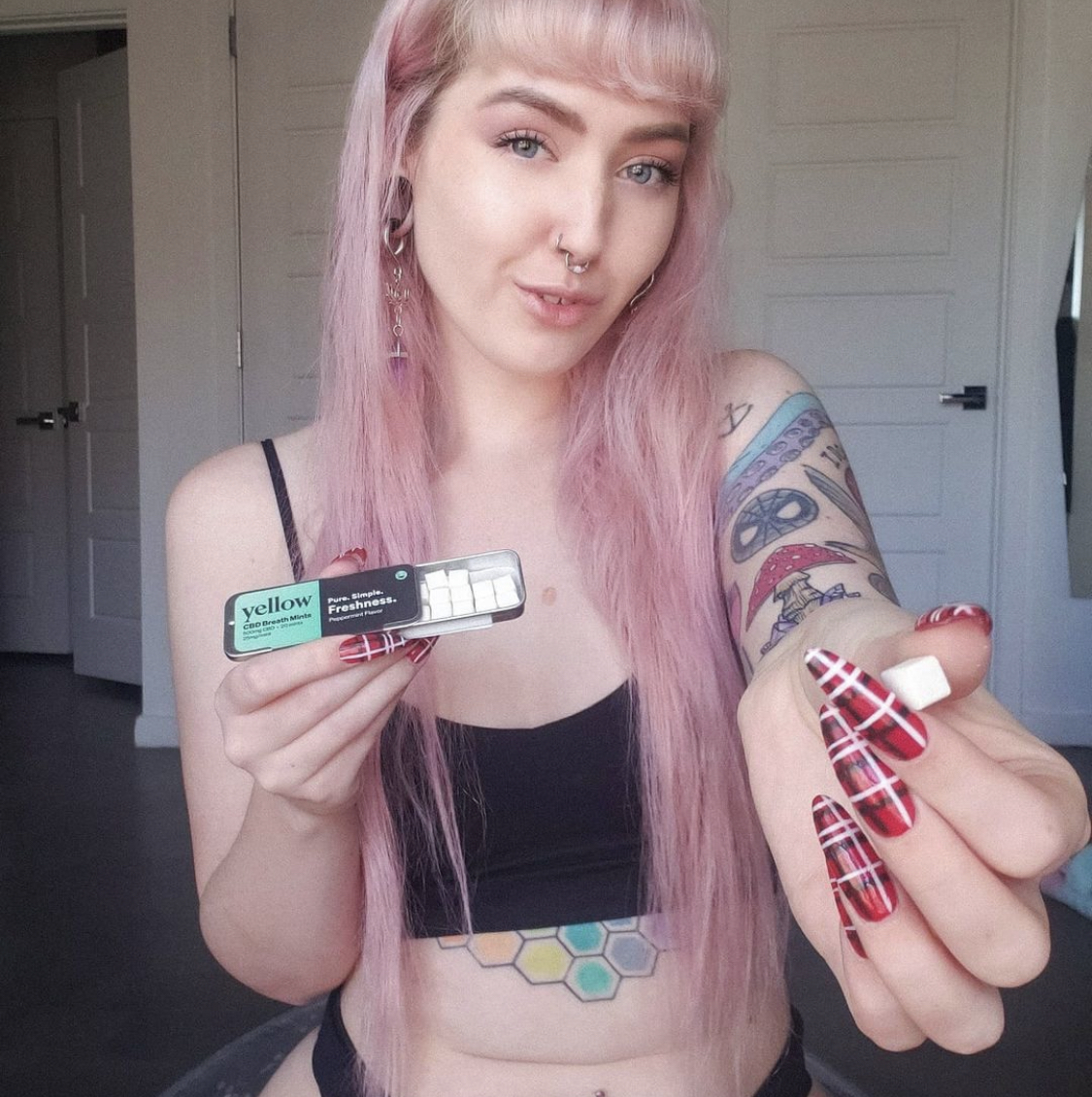 yellowcbd's tweet photo. Mint? Taste the chill, feel the chill @babycakes1920
#cbdmints #cbdproducts #pinkhair #mint #yellow #yellowcbd #suicidegirls #sg https://t.co/r6Wb4HxGSN