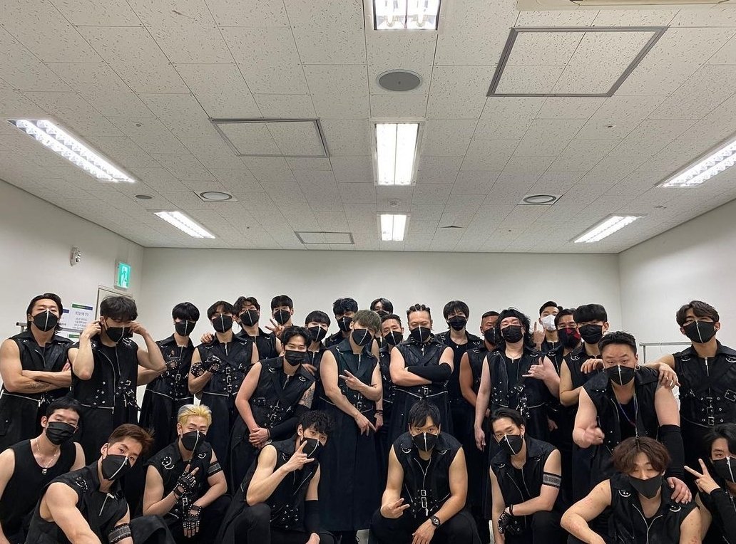 Special thanks to the dance crew. You did well 💜

#BTS 
#GoldenDiscAwards