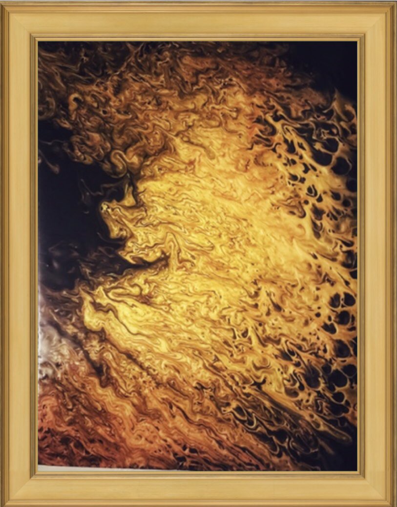taruche's tweet photo. Some days are just to show off! Think Pharaohs and sheets of beaten gold. #fluidart #artistontwittter #colouringtwitter #colourontwitter https://t.co/kRRme3dEis