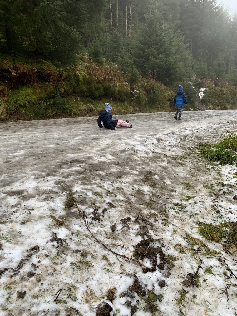 SharonDonohue5's tweet photo. #icy trails today @DubMountains #cruagh @MassyFriends #familyfun https://t.co/hIvzdGM81h