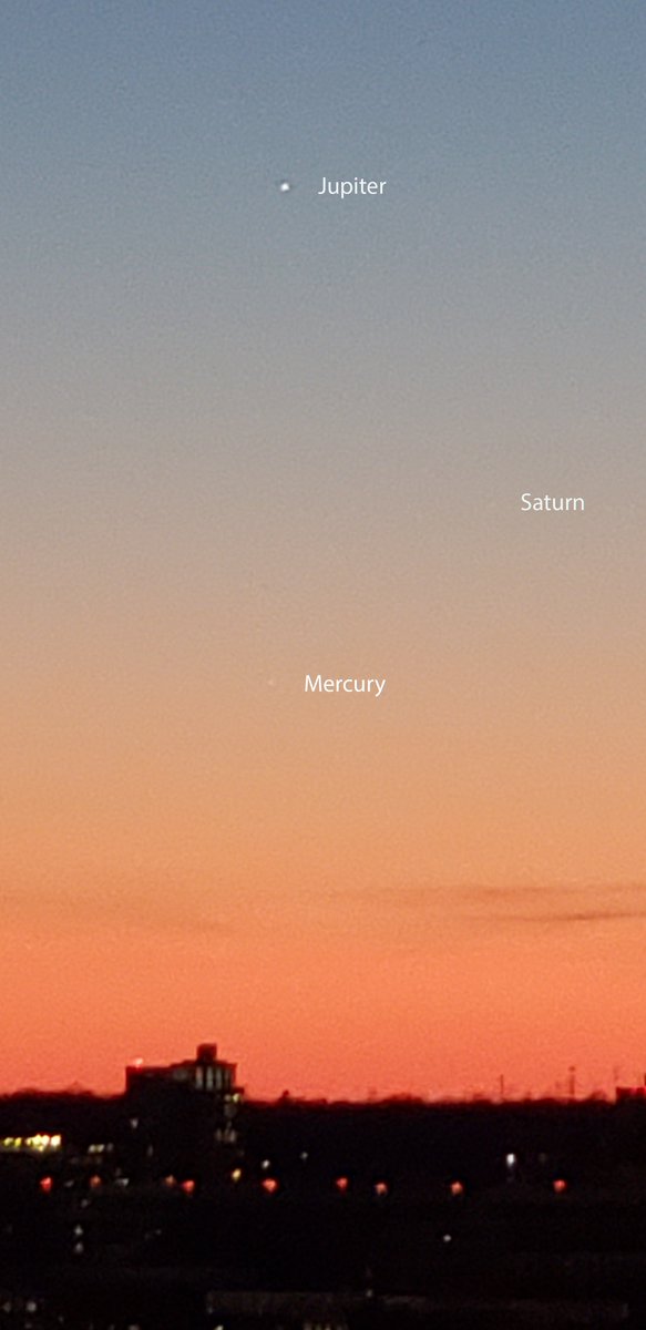 adastragrl's tweet photo. @BeardSpeck Unless Starry Night has changed its name, think the caption in @LiveScience article "How to watch the rare 'triple conjunction' of Mercury, Jupiter and Saturn this Sunday" under simulation graphic is has some typos.
And yes, I caught it from Alexandria, VA last night. https://t.co/z9NBV7gSMa