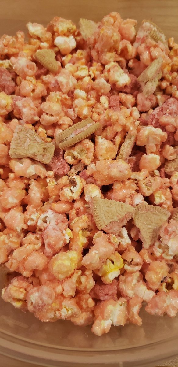 BakeryToothache's tweet image. Strawberry Shortcake Popcorn!