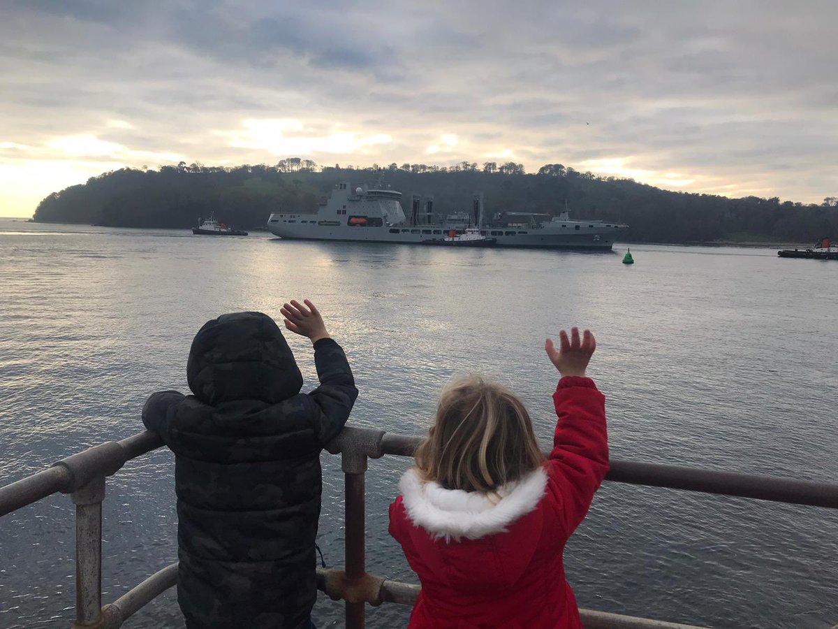 RFATiderace's tweet photo. Always glad to come back into port for a socially distanced family welcome ... Especially after sneaking out in the early hours of New Year’s Day!! #royalfleetauxiliary #alwaysatsea #maritimeuk #plymouthoceancity @CdreDavidEagles @RFAHeadquarters @HMNBDevonport https://t.co/jJRhqEaRWb