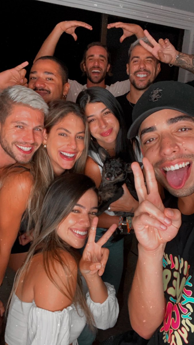 Lucas Selfie tweet media