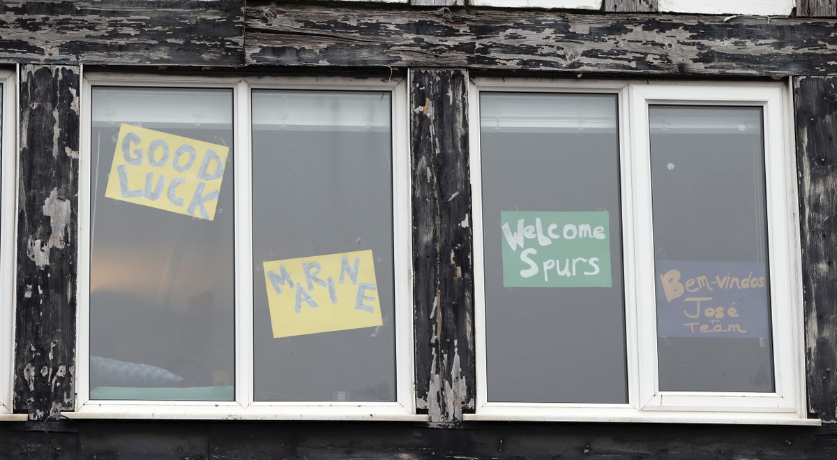 SpursOfficial's tweet image. Fantastic support from the house next door 👏

#THFC ⚪️ #COYS