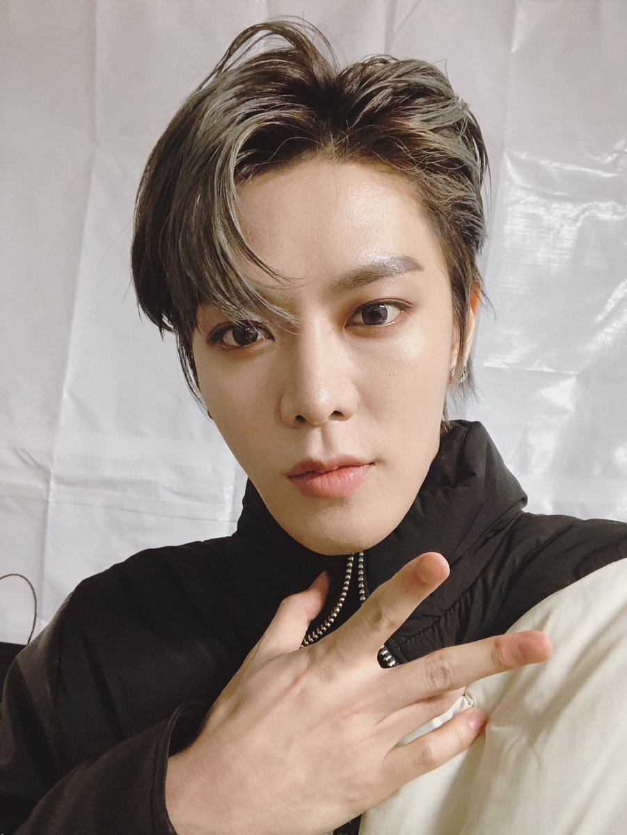 this is the man that destroys me. LOOK AT HIM. just look, no touch or else i’ll bite 😤