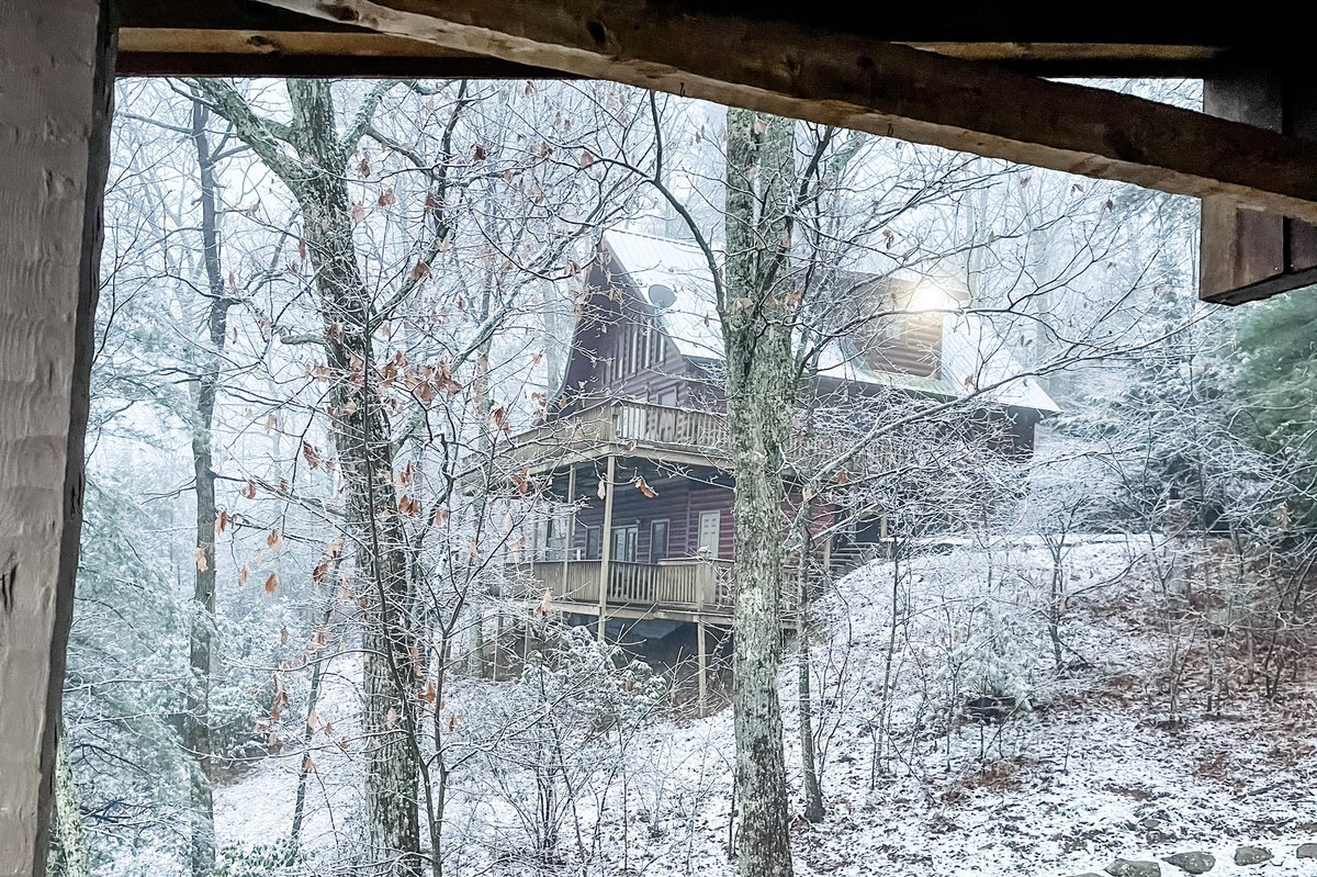 MacyFalls's tweet photo. Gatlinburg, TN @spann https://t.co/POfrIQ4p2h