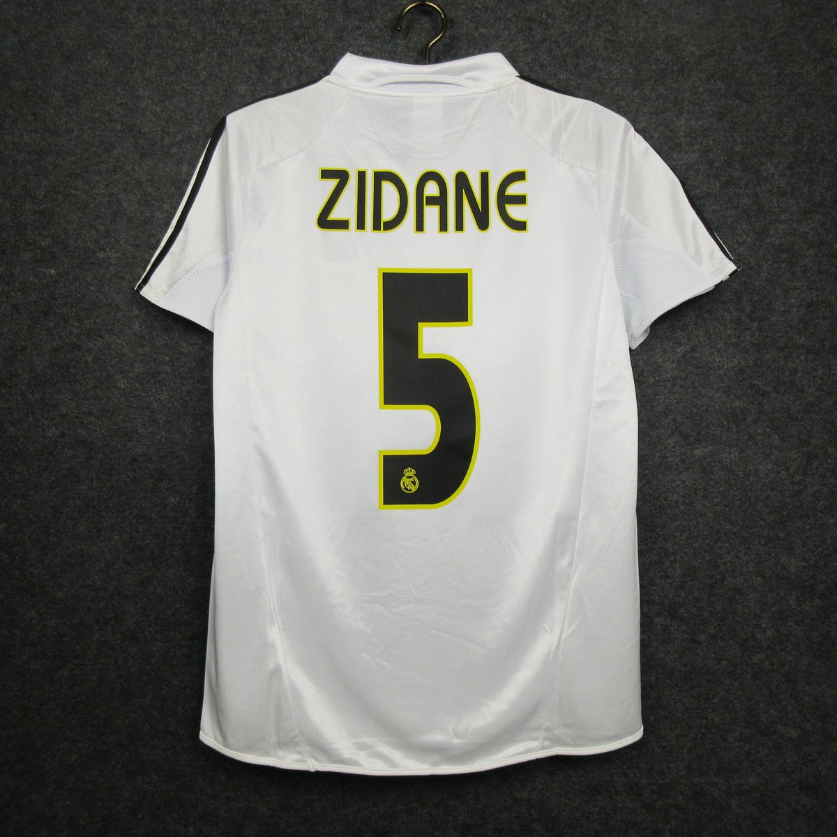 K7CAMISAS's tweet photo. Camisa do Real Madrid retro disponível para encomenda
#k7camisas #camisadefutebol #k7futebol #Real #Madrid #RealMadrid #camisasdefutebolretro #Zidane https://t.co/6k09I8HBnL