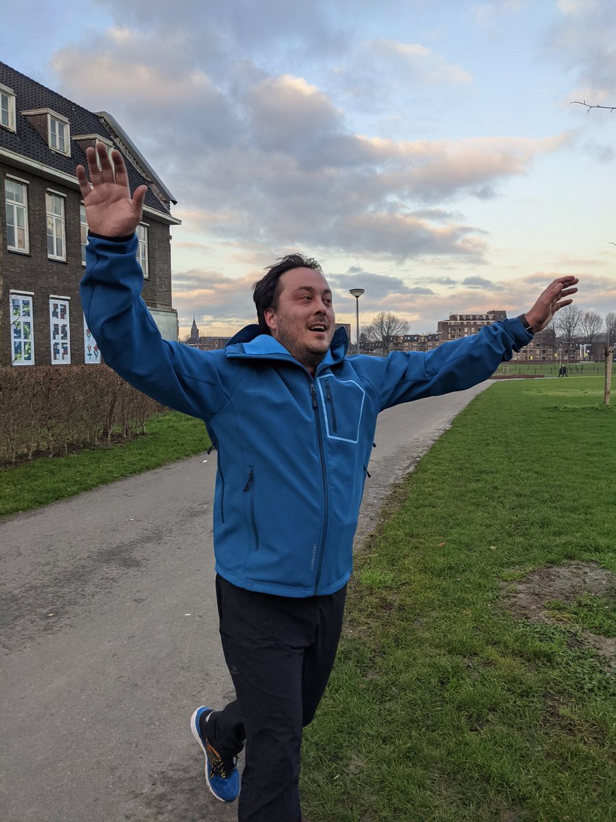 Arvid's tweet photo. Went for a planned 10k run, but somehow I was enjoying it, so I ran an unplanned 21.1k. 

Not the best time, but at least I was able to check off my @WaltDisneyWorld virtual @runDisney Half Marathon. Can't wait to receive my medal! #WDWMarathonVirtual #rundisney https://t.co/I0JS1TNuSk