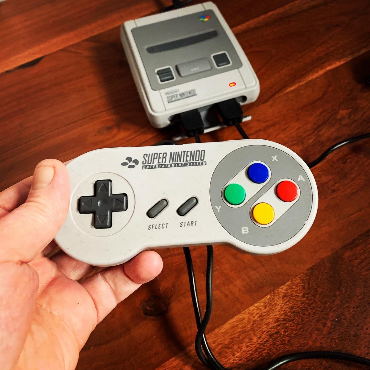 jamesenjoyrelax's tweet photo. Sunday SNES Super Mario Kart session
.
#snes #snesmini #snesminiclassic #supernintendo #supernintendoentertainmentsystem #supermario #suoermariokart #mario #mariokart #sunday #sundayfunday #sundayvibes #sundayafternoon #lockdown #lockdownlife #throwback https://t.co/jdLV3hqX3e