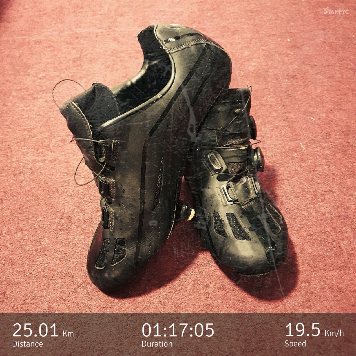 jp_salas's tweet photo. .
.
#CostaRica 🇨🇷 #cycling #cyclist #indoortrainer #giantbikes #giantbicycles #contendsl #strava #wahoo #wahookickr #edge820 #msi #flrshoes https://t.co/ojxMREpt4O