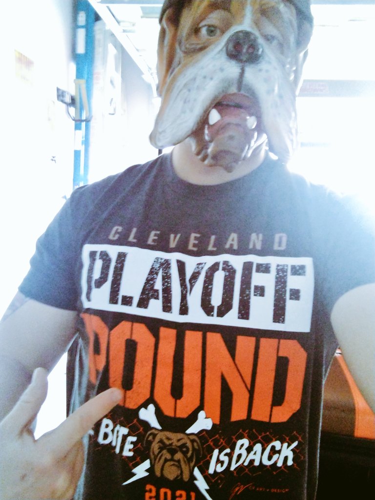 RowdyDawg85's tweet photo. That's again @GVartwork for another amazing shirt! I'm ready #Browns fans! Let's win this thing! #Winittogether #DAWGCHECK #DawgPound https://t.co/YVzLYPKKjO