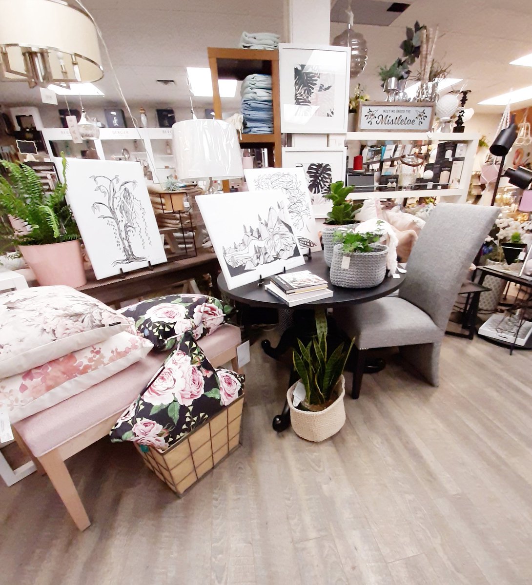 Save 30% off on home decor and accessories during our January Clearance Sale.
#henrysinteriorsyeg #shopsmallbusiness #januarysale #smallbusiness #shoplocal #shop124street #interiordecorating #interiordesign