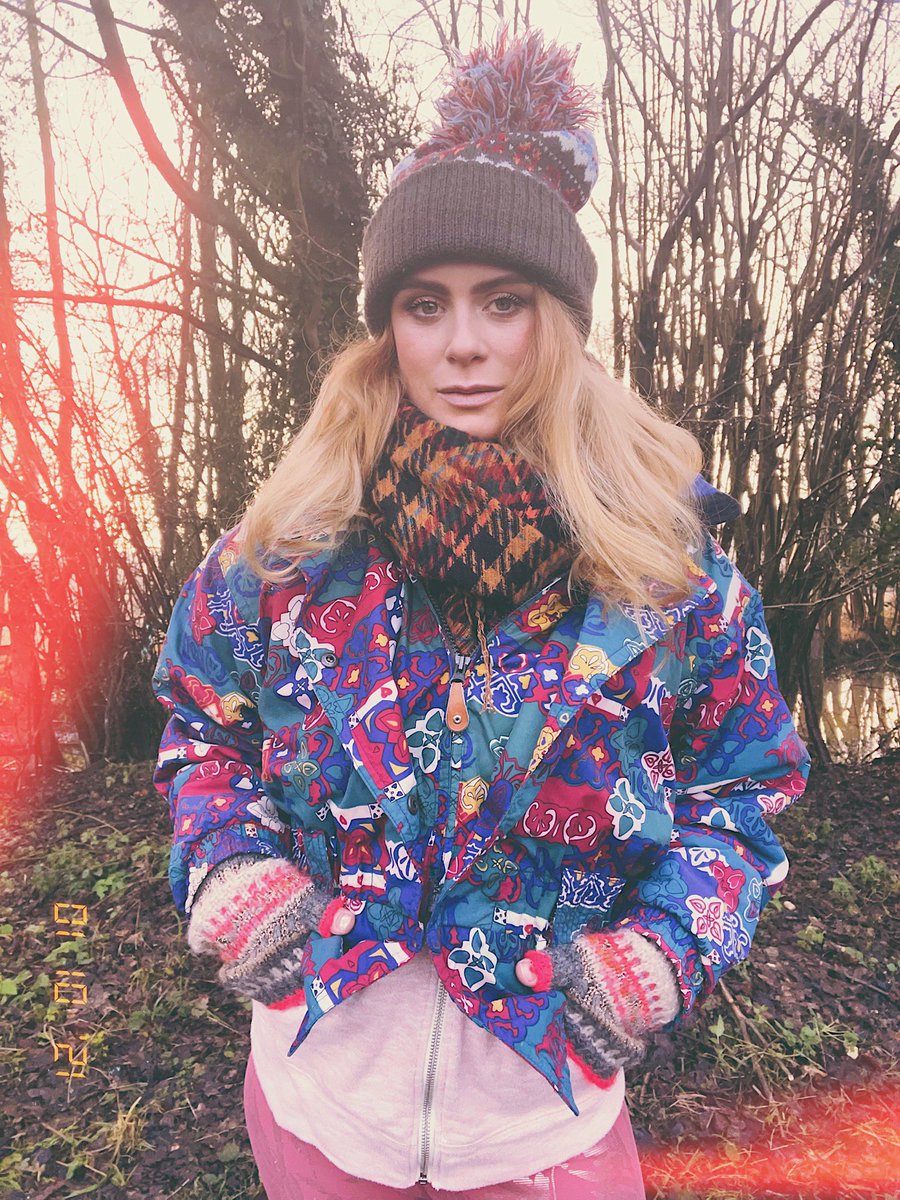 SalomonSoup's tweet image. Outdoor #peleton 80’s workout. (I’ve had the jacket since 1995). #retrocam #lockeddown #boocrew