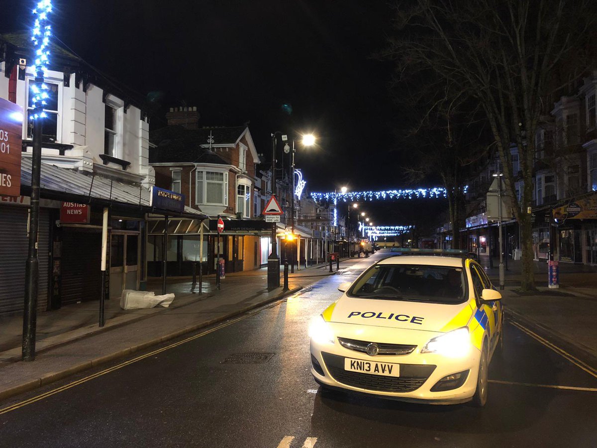 SouthDevon_SC's tweet photo. We stopped 9 vehicles this weekend for various offences in #Totnes. Lots of vehicles with very #dirty lights and registration plates. One #noinsurance and this car with a child not secured properly, all drivers educated at the roadside. #SouthDevon #KeepItCleanFolks https://t.co/NWwSGK2GlB