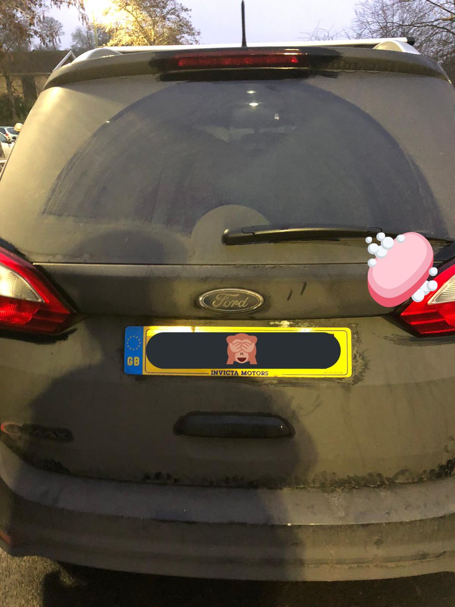 SouthDevon_SC's tweet photo. We stopped 9 vehicles this weekend for various offences in #Totnes. Lots of vehicles with very #dirty lights and registration plates. One #noinsurance and this car with a child not secured properly, all drivers educated at the roadside. #SouthDevon #KeepItCleanFolks https://t.co/NWwSGK2GlB