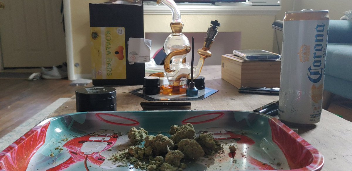 whenimhighdoc's tweet photo. Just a typical night for Jake (I’m guessing) who is my current featured guest. He’s a co-host of The #Horror #Comedy #Potcast with Haley!
#thcpodcast #marijuana #cannabis #podcast #interview #legalizeit #420life #weed #pot #thc #stoned #high #cbd #hemp #indica #sativa #maryjane https://t.co/KUG6C6cego