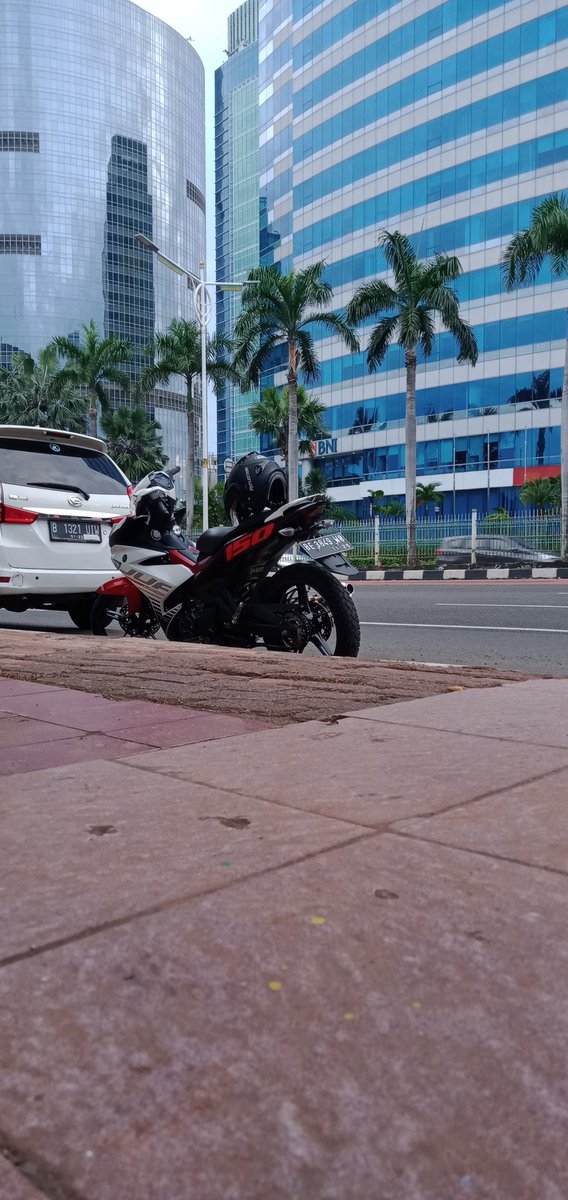 Andhy_setyaa's tweet photo. Sesuaikan hidupmu, dan pastikan slalu ada cermin kecil di sakumu yang selalu kau bawa https://t.co/c3gWLDS44g