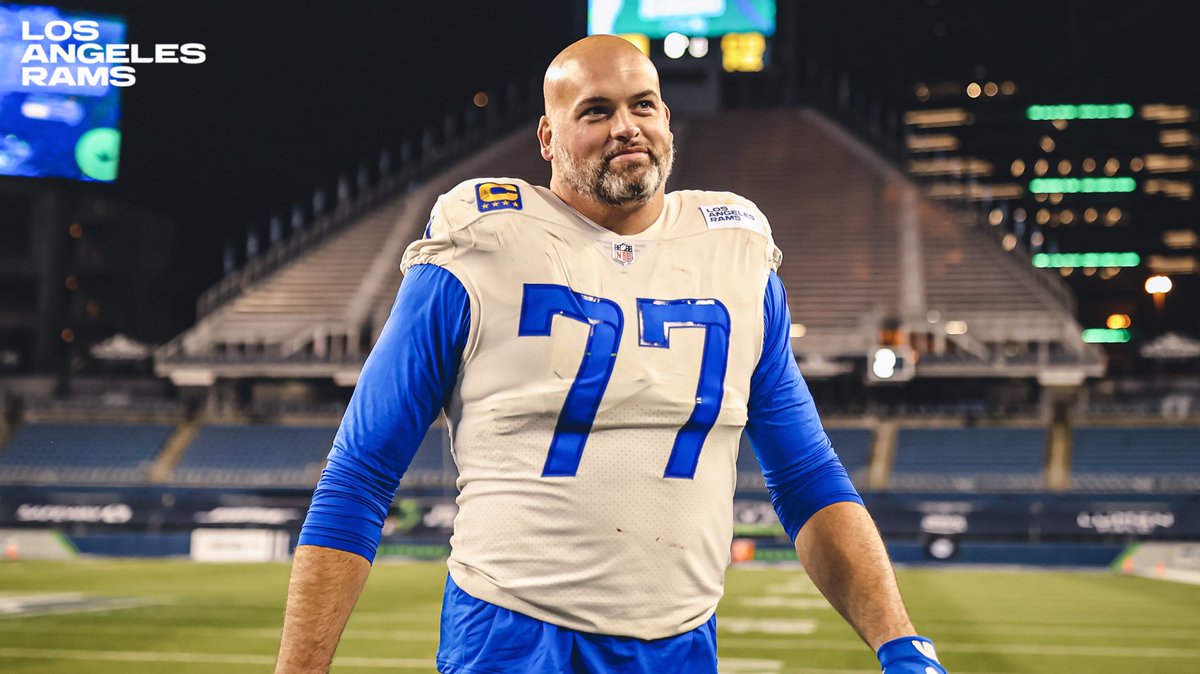 RamsNFL's tweet image. 🚨🚨🚨 RETWEET 🚨🚨🚨

Every RT = a vote for Big Whit to earn $25,000 for a charity of his choice! 

#WPMOYChallenge + Whitworth