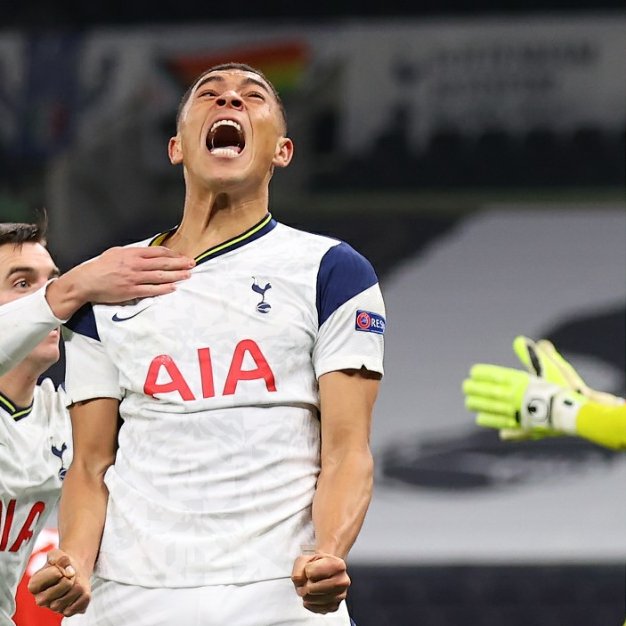 bet365's tweet photo. Nobody:

Carlos Vinícius after scoring against eighth-tier outfit Marine in the FA Cup: https://t.co/GjZEeTQMUL