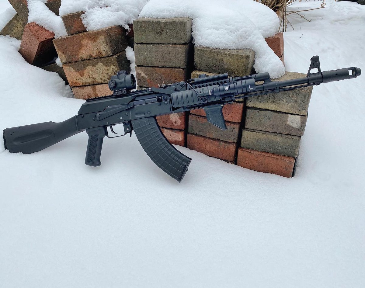 ARSENALinc's tweet photo. 📷 @fridgeoperator
-
#fridgeoperator #gunlife #gunsdaily #pewpew #trijicon #arsenalinc #zenitco #mro #ak47 #pewpewpew #pewpewlife #762x39 #gunmagwarehouse #gundose https://t.co/ugjtXdrFtr