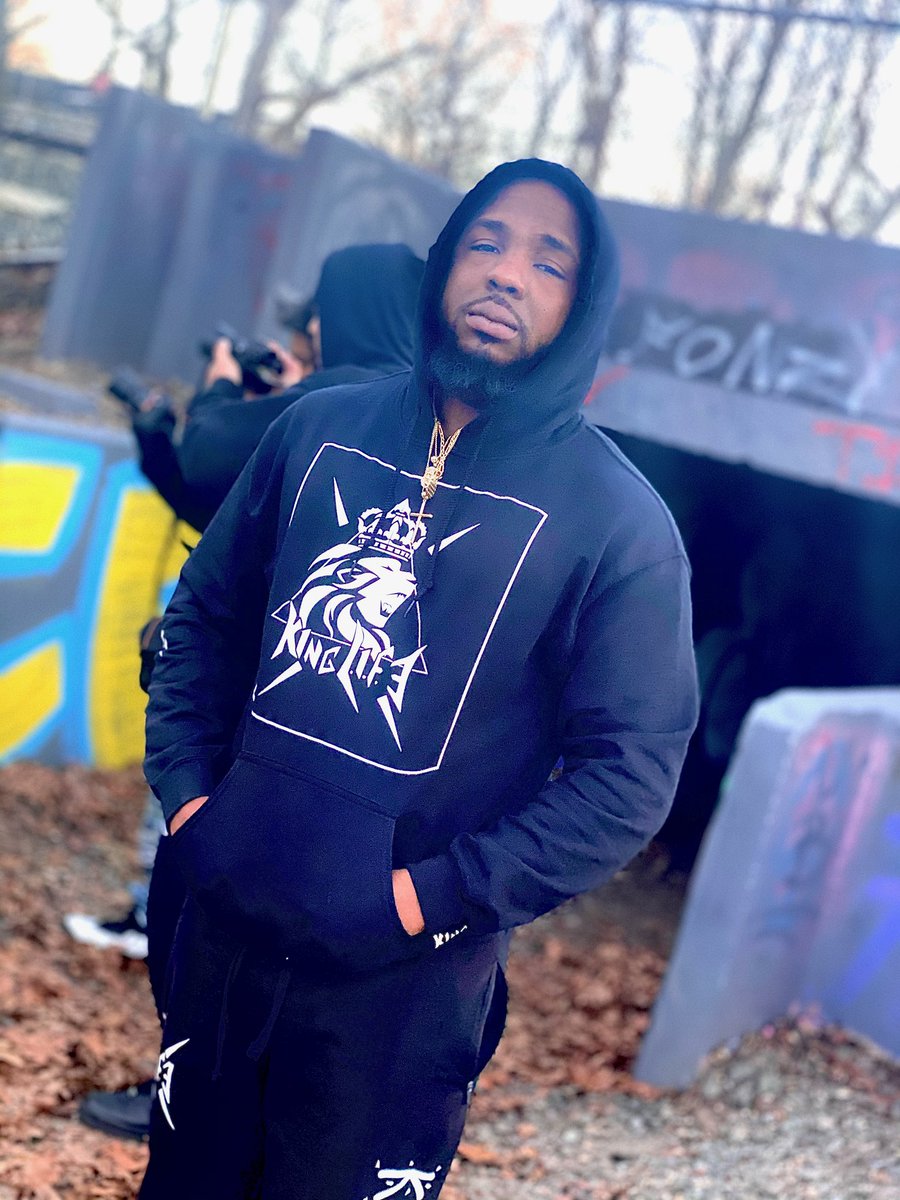 mrdopeflow's tweet photo. π₯ π₯π₯
SPODA x TEF x BIG GEE x BROXX SPEILBERG
LACINβ MY KICKS UP......BOUT RUN ON YAβLL NIGGAZ AGAIN, HAVE FUN WHILE U CAN βΌοΈβΌοΈβΌοΈππππ
#SPODA
#SPOAT
#BIGWALK
#BIGSAUCEY
#BIGWALK
#DYNASTYFREESTYLE
#KINGLIFECLOTHING https://t.co/N4j96YDPyE