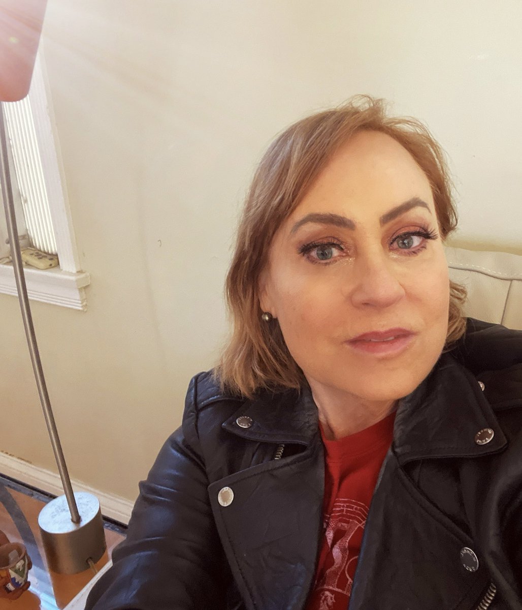 MetalPriestess2's tweet photo. Just podcasted with @Hearsheroars @jessiejacobsong @MetalPriestess2 with our guest #viviengoldman #revengeoftheshepunks #author #musician #journalist #punkprofessor #nyu #punk https://t.co/9chKBRfNPS