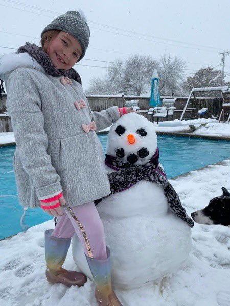 MrsYose's tweet photo. Look at this •JOY•
#choosejoy #happiness #snowday2021 #ccesnowday @CastlemanCreek @MidwayVirtual @MidwayISD #ccepride #midwaystrongertogether #ccestrong https://t.co/lm19MghASu