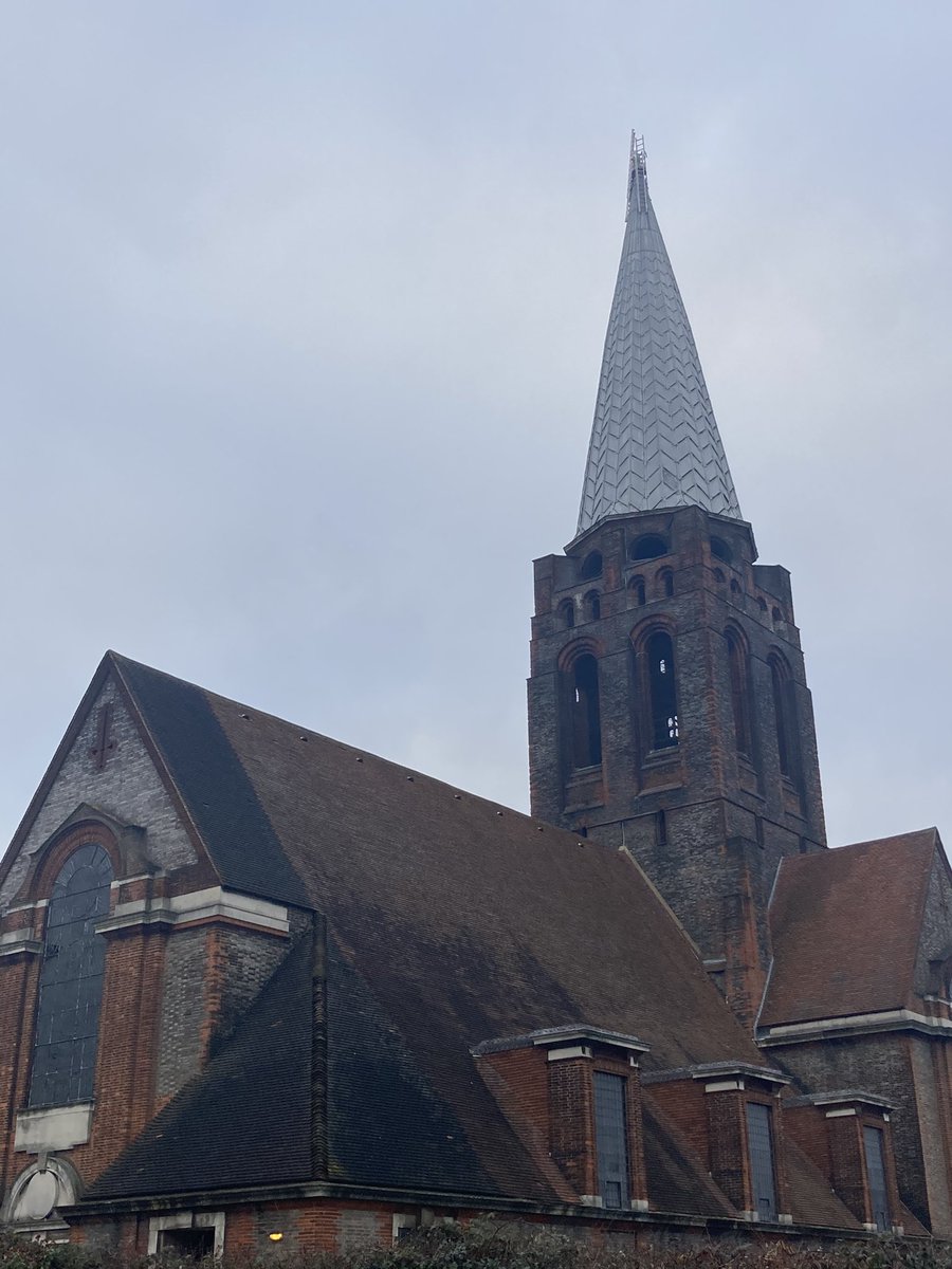jitinrm's tweet photo. Admiring beautiful St Jude’s church in #hampsteadgardensuburb this afternoon and spotted this genius temporary fix to the top of the spire 😆 #DIY https://t.co/L0fgy7skF1