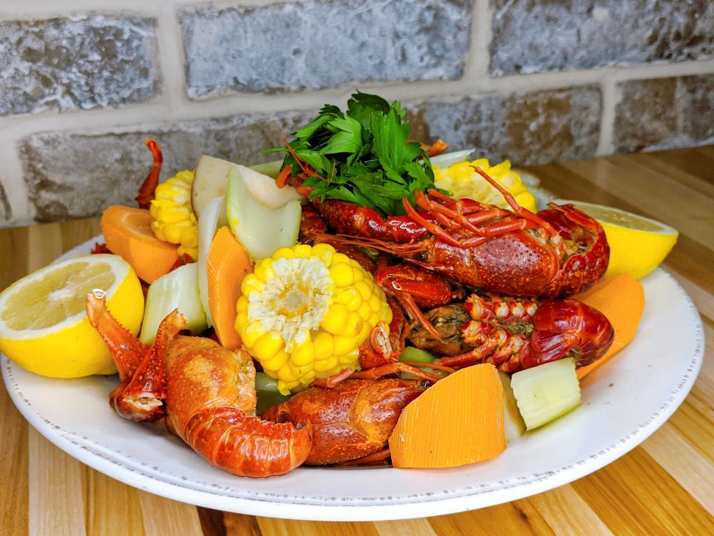 bailiwicklv's tweet photo. It's Sip &amp; Craw Sunday!  
Enjoy our Crawfish Boil, pairs great with local draft beer!  😍 

#seafood #bailiwicklv #crawfish https://t.co/NzUPN7R4NO