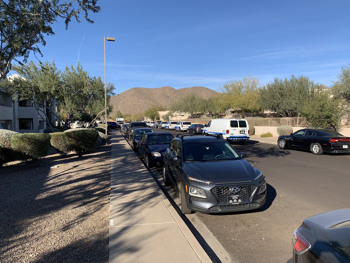 MarkyJFox10's tweet photo. Police responding to a shooting near Frank Lloyd Wright and Via Linda. #fox10phoenix https://t.co/Vsaes01WLK