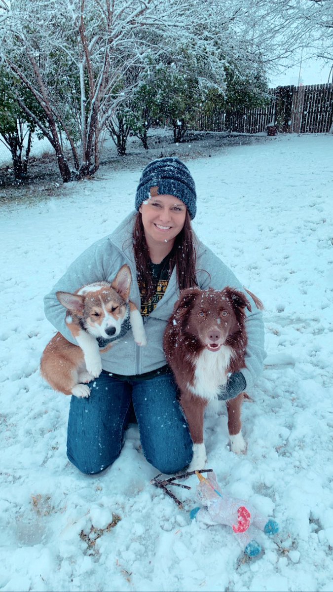 MrsYose's tweet photo. Look at this •JOY•
#choosejoy #happiness #snowday2021 #ccesnowday @CastlemanCreek @MidwayVirtual @MidwayISD #ccepride #midwaystrongertogether #ccestrong https://t.co/5XvwbxKhxx